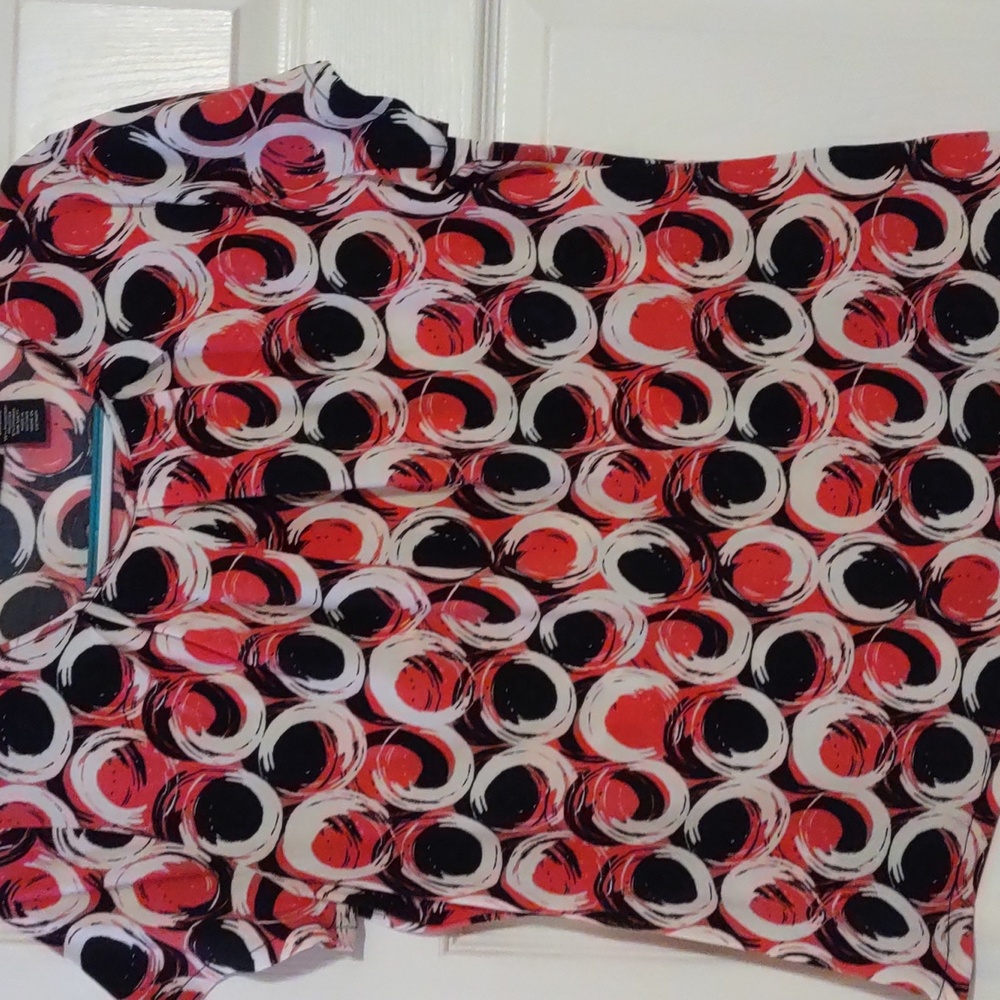 Women's top east 5th brand pink black white
